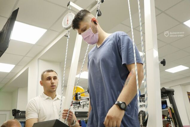 Каждый день делают невозможное: в Днепре работает сверхсовременный реабилитационный центр