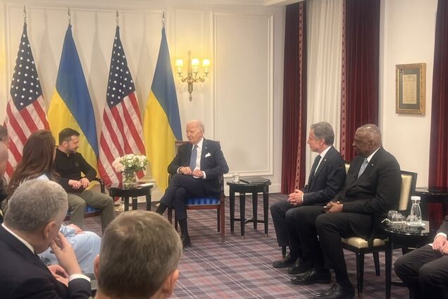 Байден зустрівся із Зеленським й оголосив про новий пакет зброї для України на 225 млн доларів: що увійде