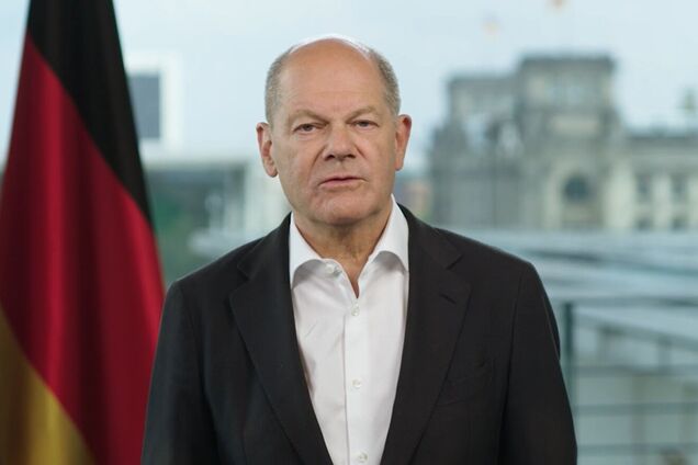 Шольц ухиляється від історичної відповідальності за Україну