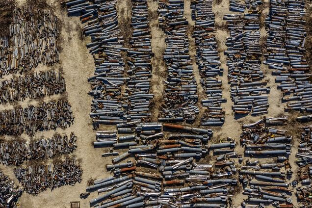 'Стоят миллионы долларов': в сети показали 'кладбище' российских ракет в Харькове. Видео