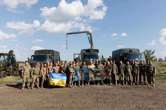 Порошенко привез защитникам Волчанская FPV-дроны, окопный РЭБ, 'Сахарки' и другую технику