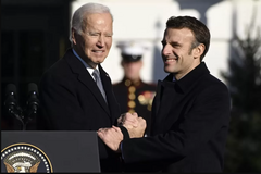 Байден и Макрон поддержали передачу прибыли от замороженных активов РФ в пользу Украины