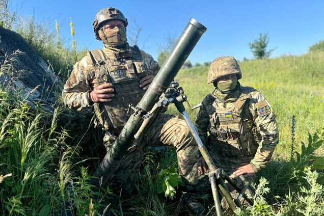 Окупанти намагаються захопити Торецьк, у них великі резерви: військовий заявив про важку ситуацію. Карта