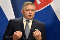 Фіцо погрожує подати до суду на ЄС через заборону російського газу: що відбувається