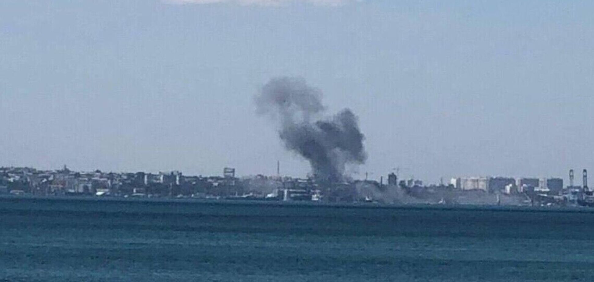 Оккупанты ночью ударили по портовой инфраструктуре Одесщины: поврежден теплоход, есть погибшие