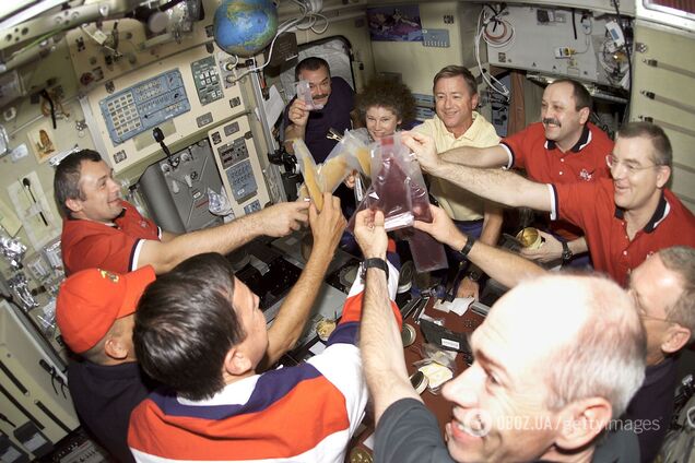 Из подгузника в стакан. Астронавты смогут пить мочу в космосе благодаря новому устройству