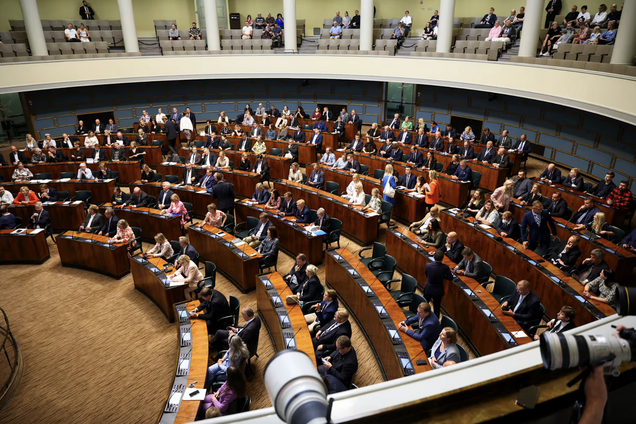 Парламент Фінляндії ухвалив закон про видворення нелегалів: як це стосується Росії
