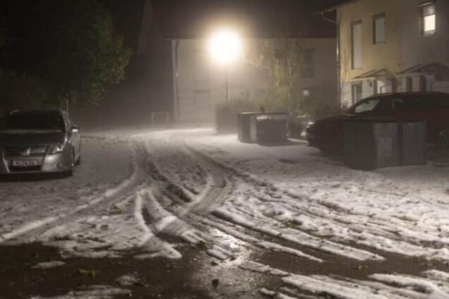 Германия страдает от непогоды: по стране пронесся сильный шторм с градом, повлекшим наводнение. Фото