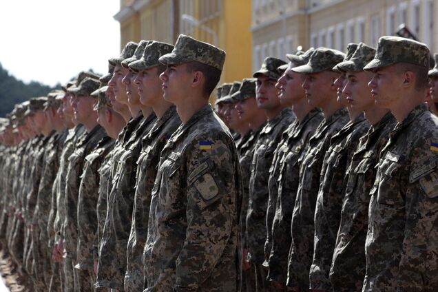 Як стати на військовий облік призовників юнаку, який зараз за кордоном: пояснення від ТЦК