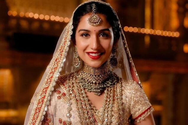 Оживающая сказка. Стилистка раскрыла подробности о платье невесты сына самого богатого человека в Индии