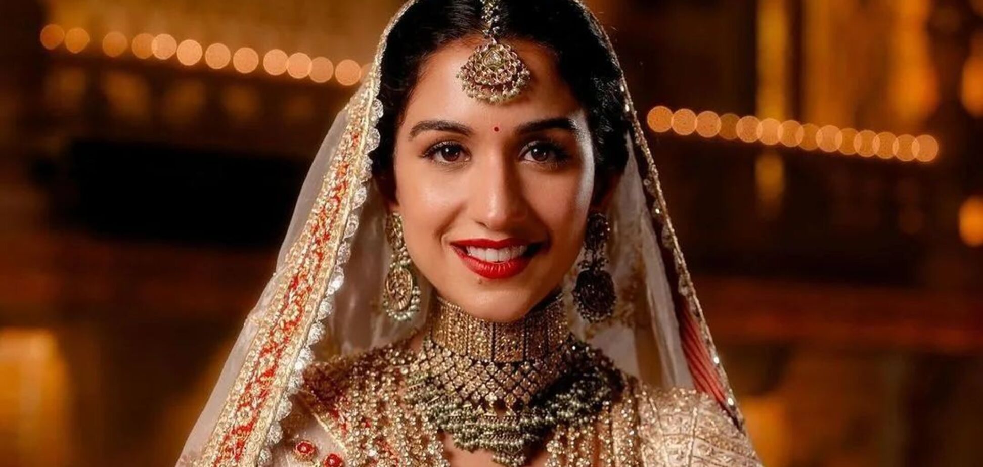Оживающая сказка. Стилистка раскрыла подробности о платье невесты сына самого богатого человека в Индии