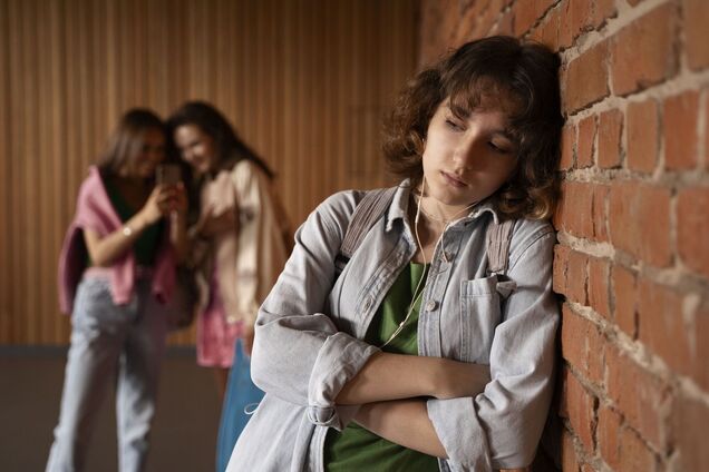 Майже кожна третя школярка в Україні страждає від булінгу через зовнішність: результати дослідження