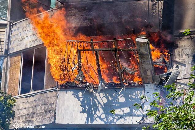 Оккупанты весь день били по Херсону: ранены мирные жители. Фото