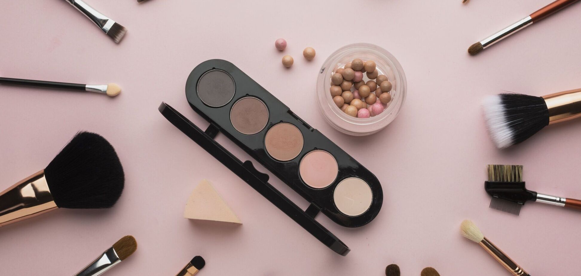 Як ідеально нанести бронзер, рум'яна і хайлайтер: лайфхак, що стане вашим улюбленим