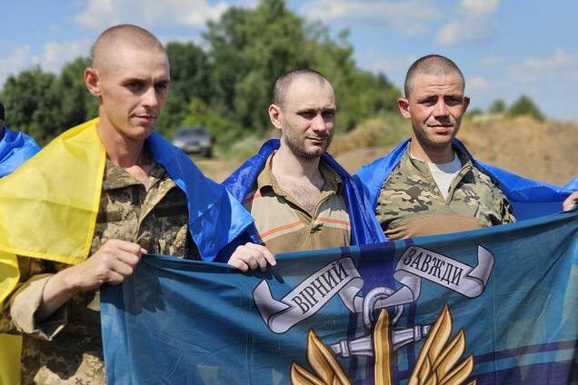 В Україну з російського полону повернулися ще 95 захисників: обмін провели за посередництва ОАЕ. Фото і відео