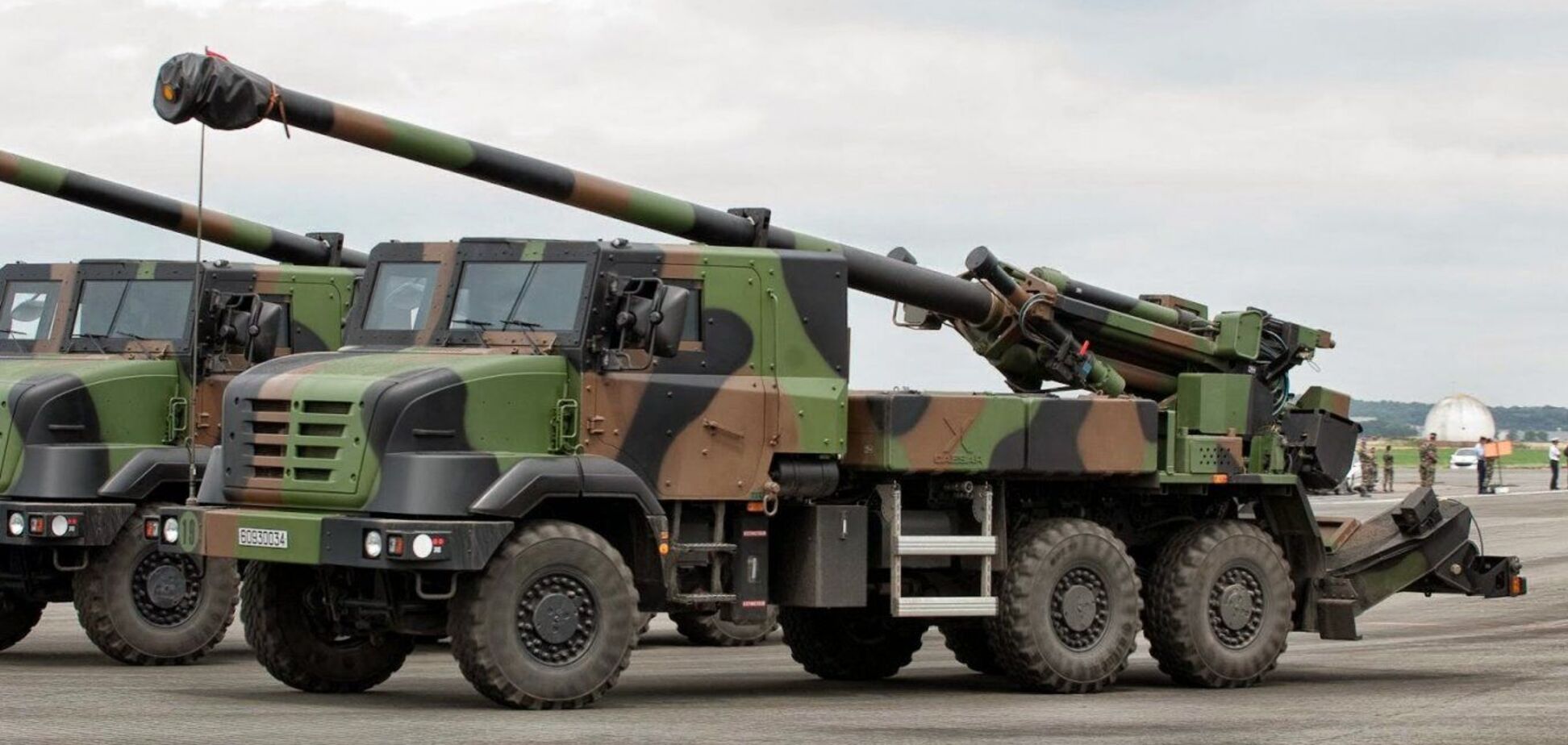 Гаубицы Caesar и танки: СМИ раскрыли состав будущего пакета военной помощи от Франции