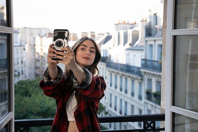 Новый сезон 'Эмили в Париже' выйдет меньше чем через месяц: точная дата и свежие кадры со съемок