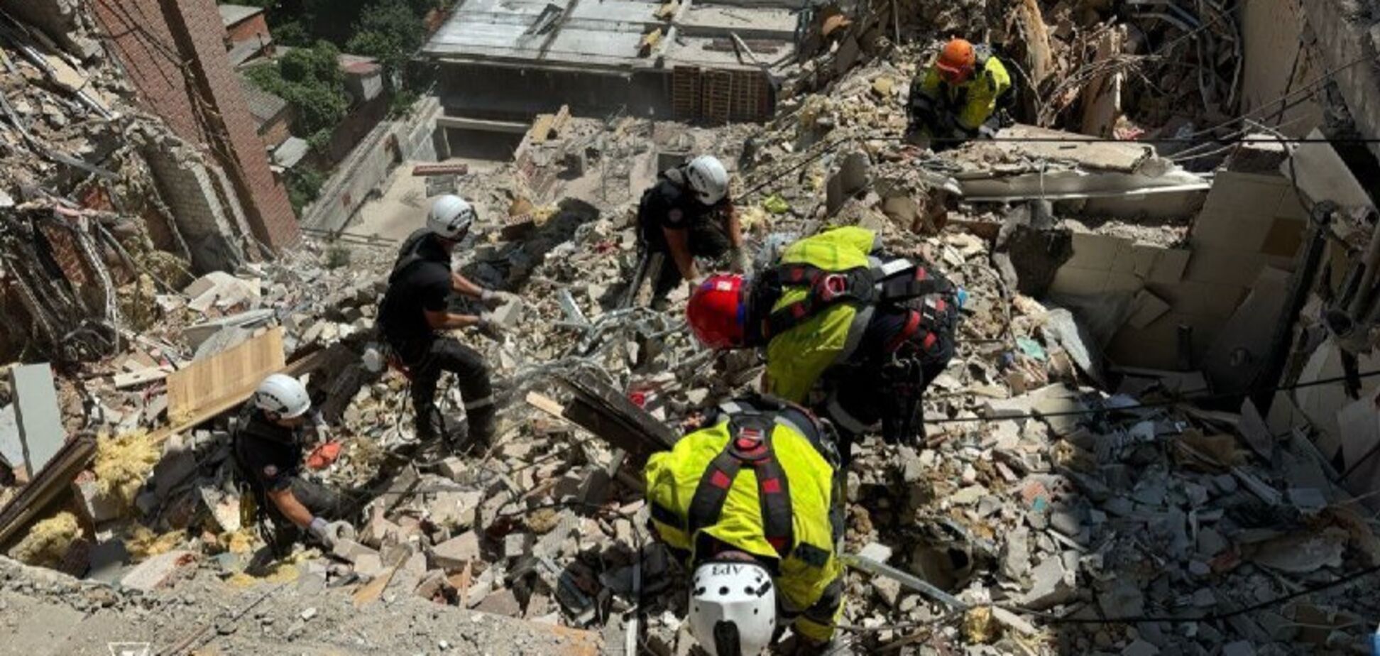 В разбитом доме нашли тело женщины: возросло количество жертв удара РФ по Днепру 28 июня