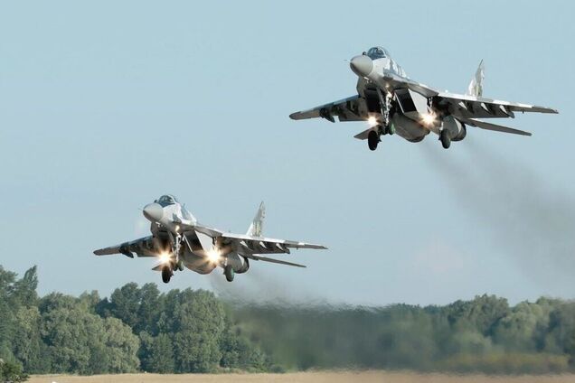 Украинские пилоты нанесли сокрушительный удар по складу боеприпасов в Крыму, – Олещук
