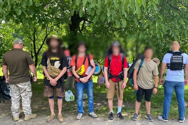 Через горы в Словакию: пограничники поймали троих уклонистов в Карпатах. Фото