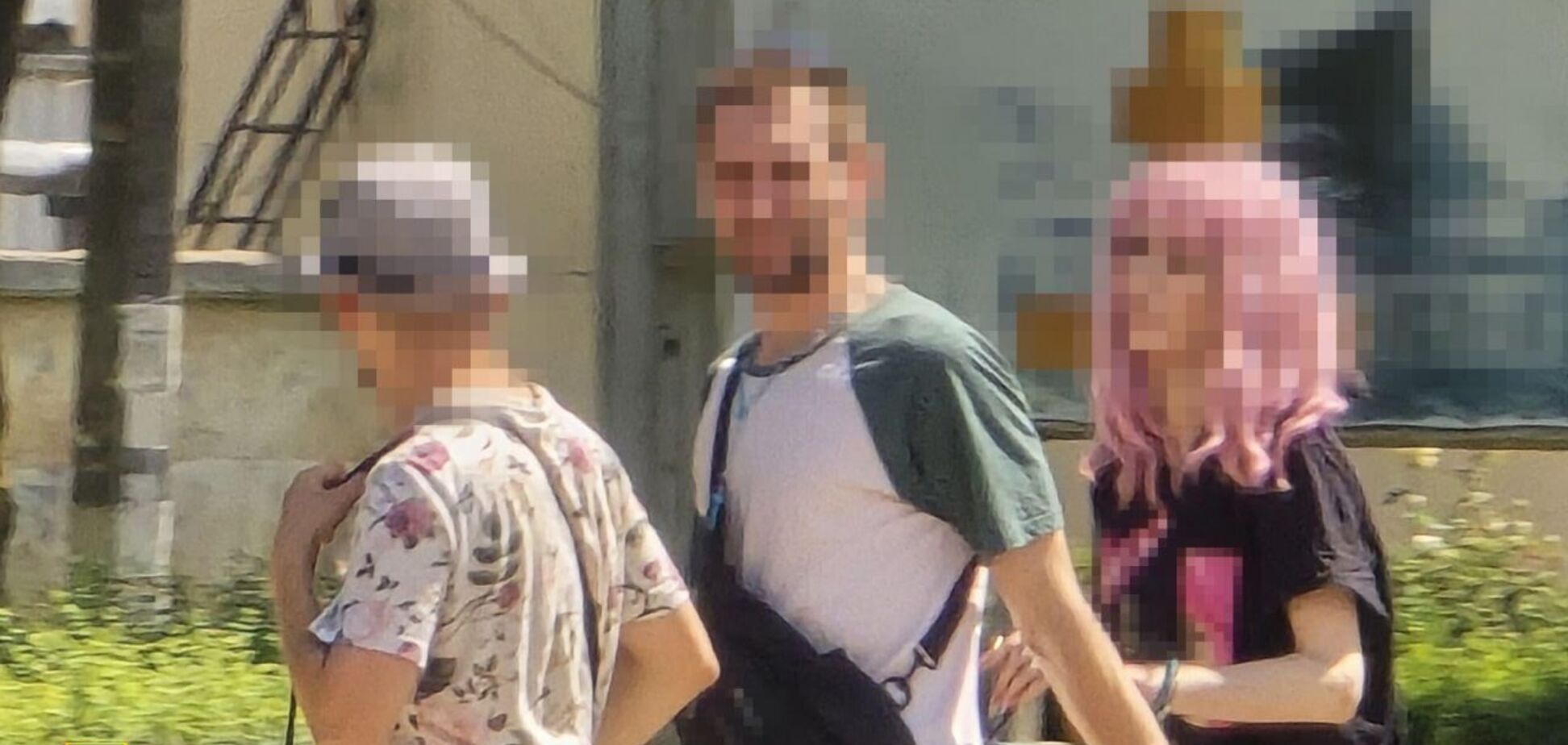 СБУ обезвредила агентурную группу ФСБ в Одессе, собиравшую данные о ПВО: для конспирации одна из агенток пользовалась париками. Фото