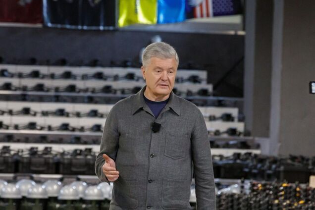 Чесна якість, а не з гі*на і палок: Порошенко придбав для захисників 4 тисячі FPV-дронів, сотні 'Мавіків' та окопні РЕБи