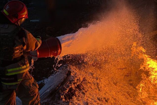 Оккупанты нанесли удар по энергообъекту в Сумской области: работают экстренные службы