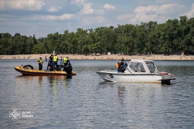 Тело парня, сорвавшегося с канатной переправы по Днепру в Киеве, не нашли: поиски продолжатся утром