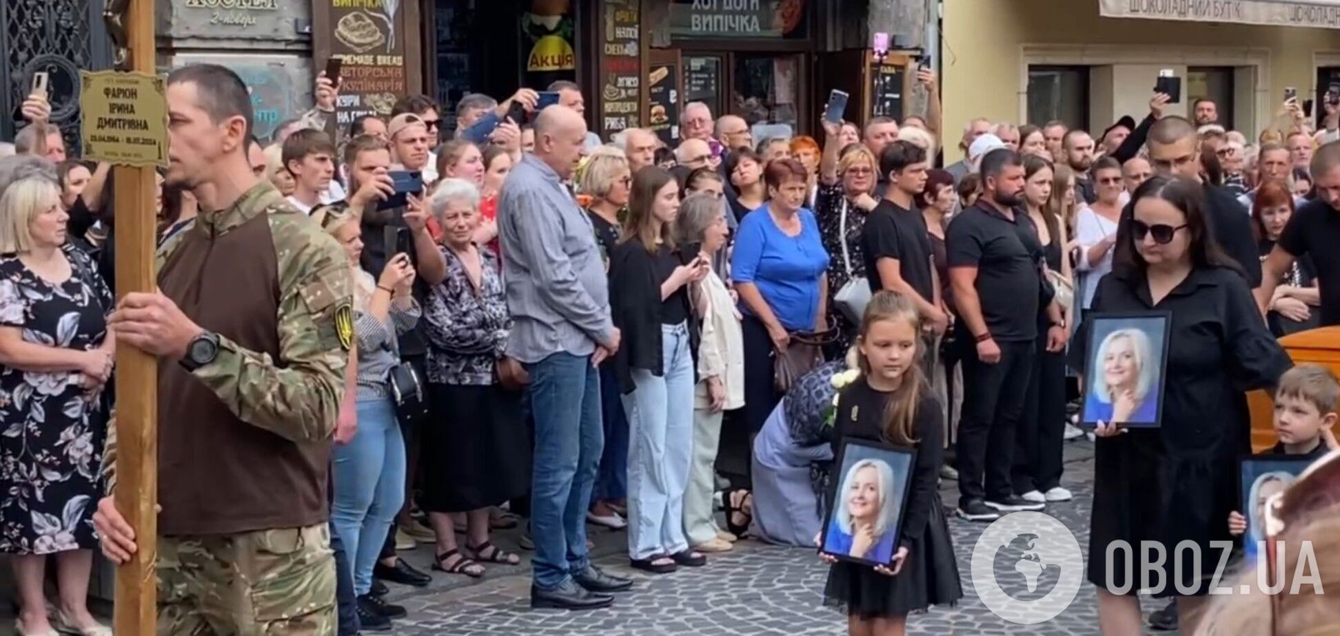 Попрощатися з Іриною Фаріон у Львові прийшли тисячі людей: усі подробиці, фото та відео