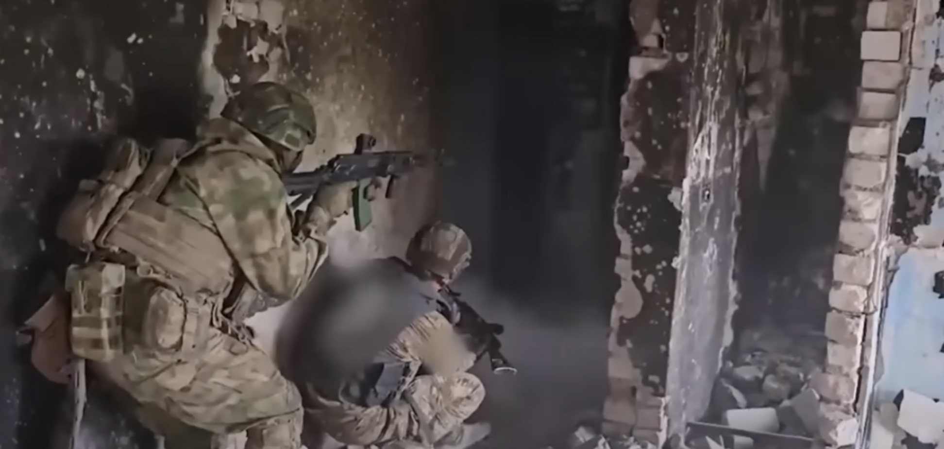 'Был охранником в магазине': оккупант пожаловался на командира, который гнал подчиненных 'на убой', чтобы засветиться на ТВ. Видео