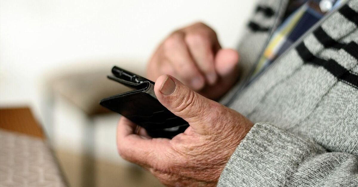 Пенсии в Украине: кому ждать повышения на 11,5% с 1 марта?