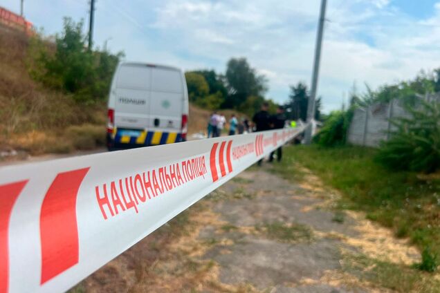 На Полтавщині в салоні авто виявили тіло чоловіка: поліція розслідує вбивство