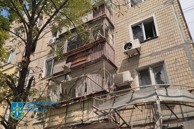 Россияне обстреляли Никополь из артиллерии: повреждены многоэтажки, пять гражданских ранены. Фото