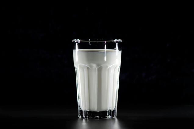 Популярні продукти, які містять більше кальцію, ніж склянка молока