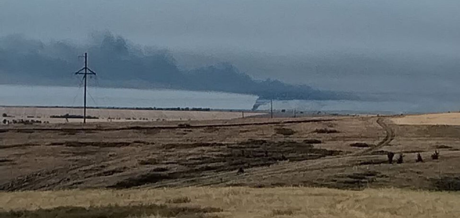 Дроны атаковали военный аэродром в Морозовске: произошел пожар. Фото