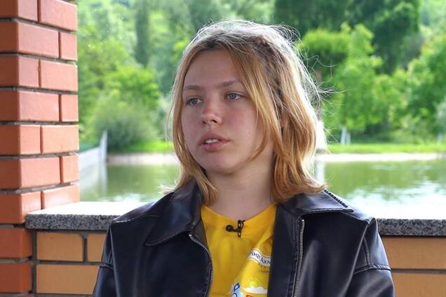 'Нам повезло – тогда еще не расстреливали автомобили на блокпостах': история 16-летней Софии из Херсона в Музее 'Голоса Мирных' Фонда Рината Ахметова