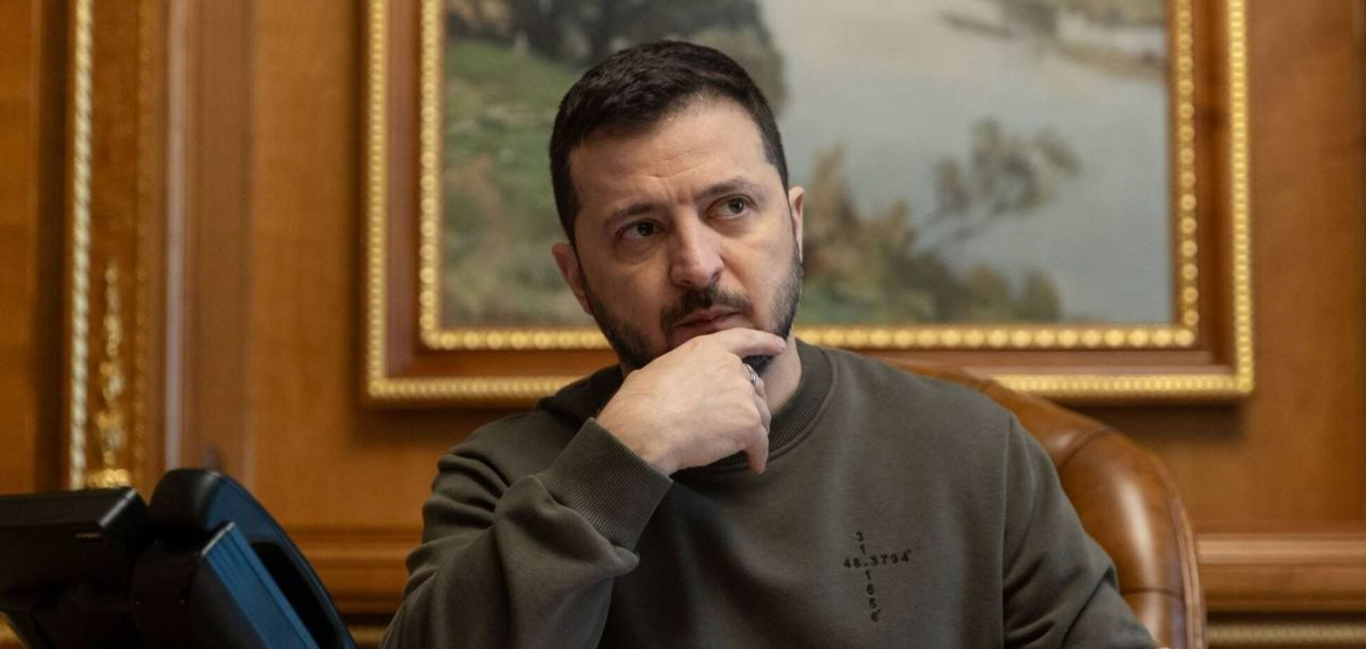 'Шукаємо свої рішення': Зеленський натякнув на нові удари 'по всій доступній глибині' території РФ. Відео