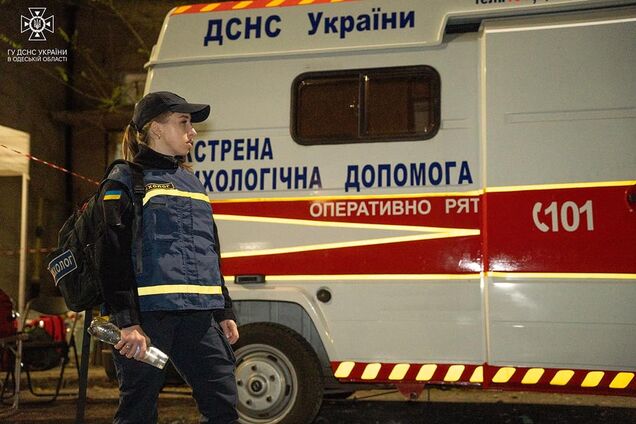 'Наша робота триває до кількох діб, але забуваєш навіть води попити': психологиня ДСНС Одеси розповіла про надання допомоги на місцях ракетних ударів