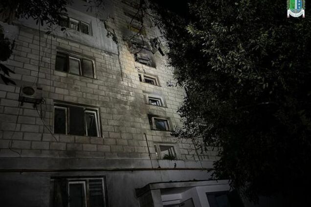 Окупанти вдарили по Ізмаїлу на Одещині: пошкоджено портову інфраструктуру, є приліт у п'ятиповерхівку. Фото