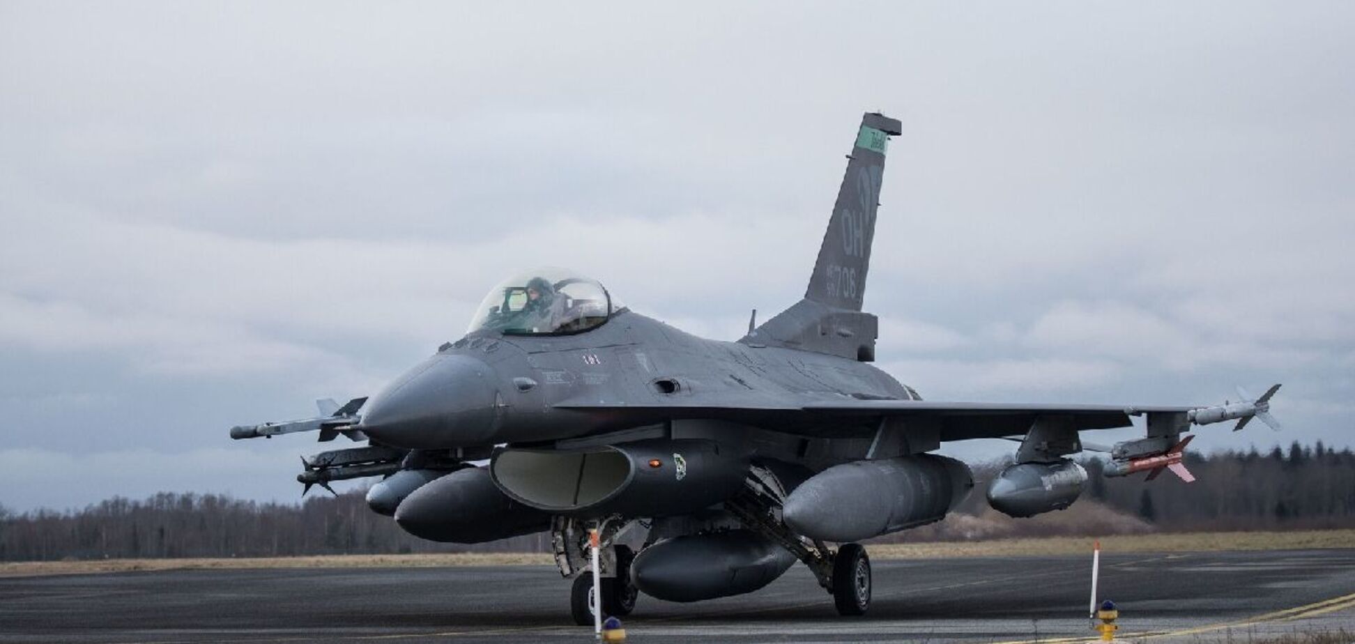 F-16 не літатимуть на передовій: Сирський розповів про стратегію застосування американських винищувачів