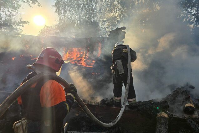 Оккупанты ударили по Харькову и области: есть пострадавшие, поврежден офис швейцарского фонда противоминной деятельности. Фото и видео