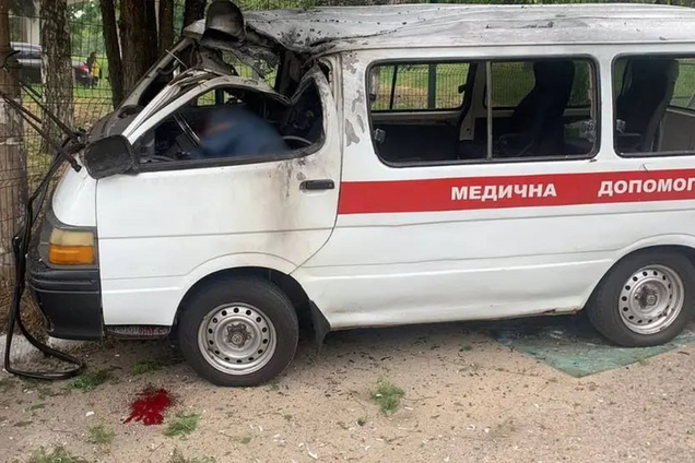 В Херсонской области оккупанты атаковали объект критической инфраструктуры и спорткомплекс: под удар попал водитель скорой