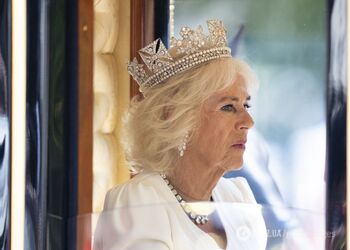Маски с пчелиным ядом и никакого ботокса: стало известно, как королева Камилла ухаживает за собой в 77 лет