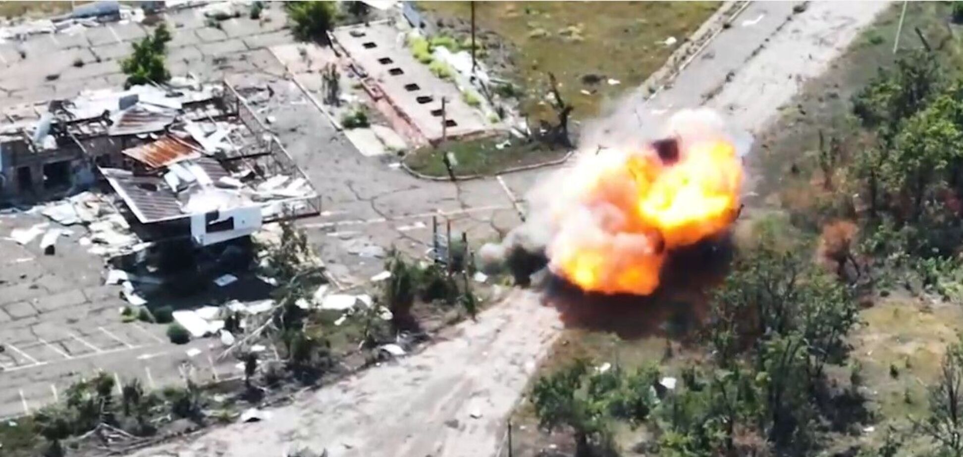 У оккупантов не было шансов: Силы обороны разбили колонну техники врага, зажав в ловушку