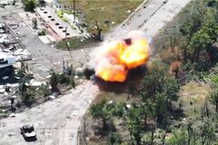 У оккупантов не было шансов: Силы обороны разбили колонну техники врага, зажав в ловушку
