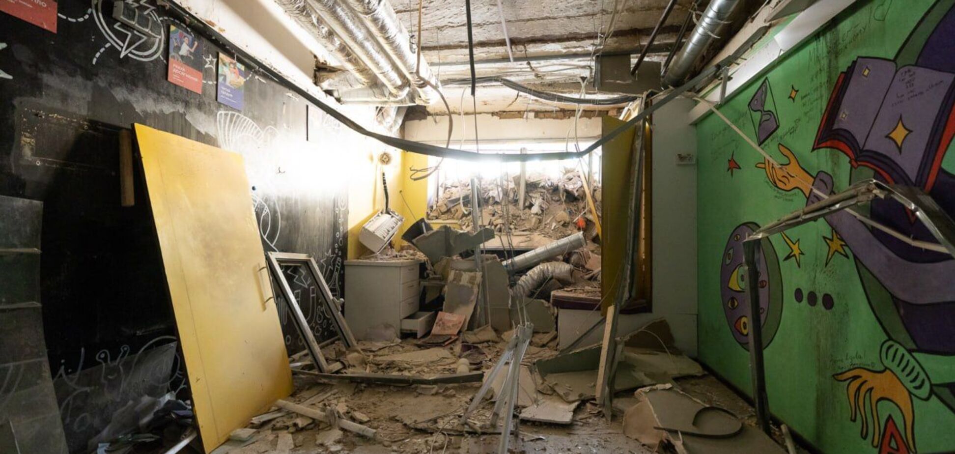 Зеленская показала, как выглядит разрушенная российской ракетой 'Школа супергероев'. Фото