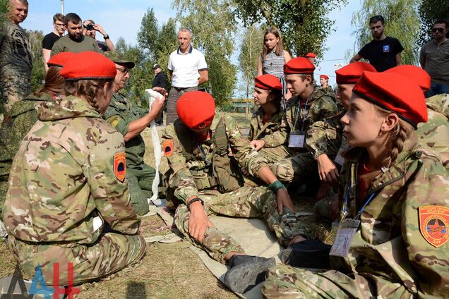 У Росії активно йде вербування підлітків на війну проти України – ЦНС