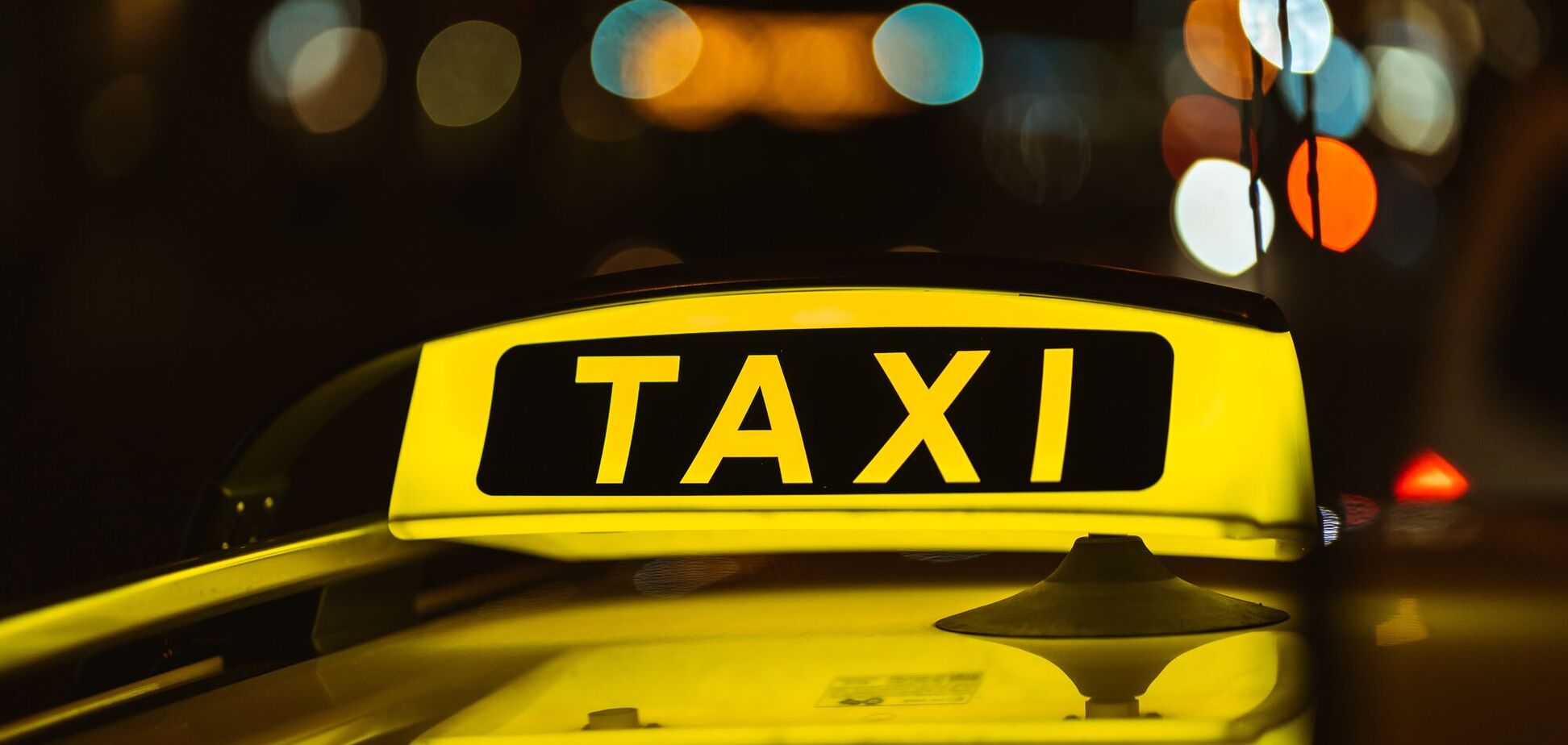 Какая причина такого взлета цен на такси