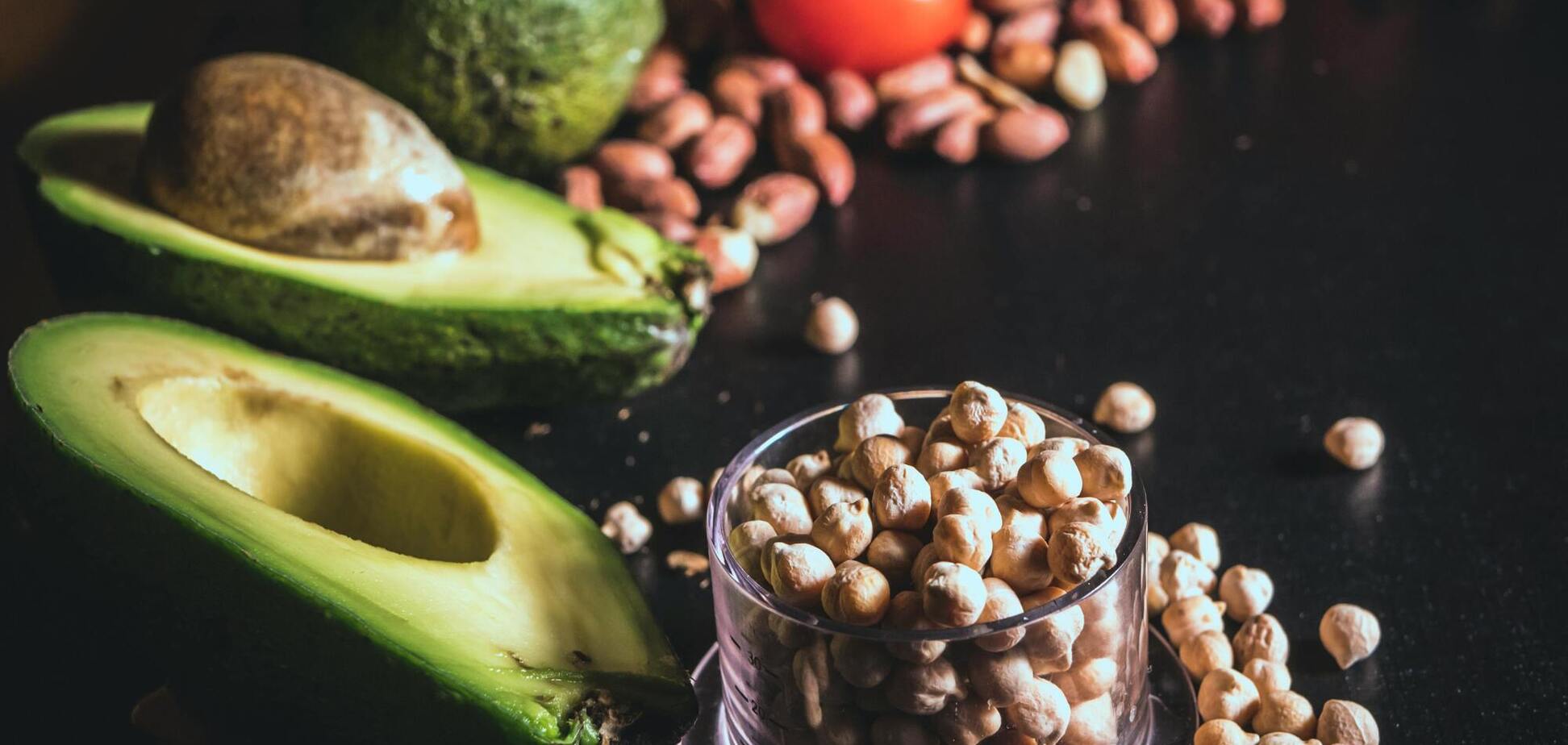 Действительно ли переедание здоровой пищи приводит к набору веса: объяснение диетолога