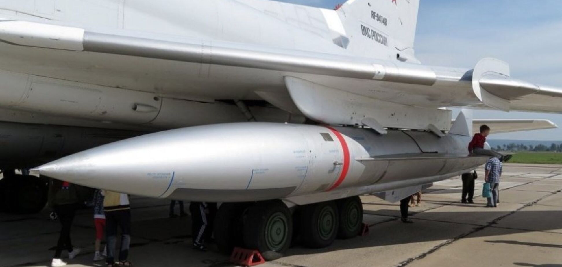 Агент 'Атеш' обнаружил склады ракет Х-22 в Ленинградской области: они используются для атак на Украину. Фото